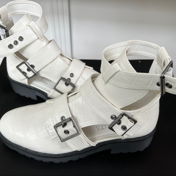 NWOB COCONUTS BY MATISSE AXEL BOOT WHITE SIZE 8 - Picture 3 of 8